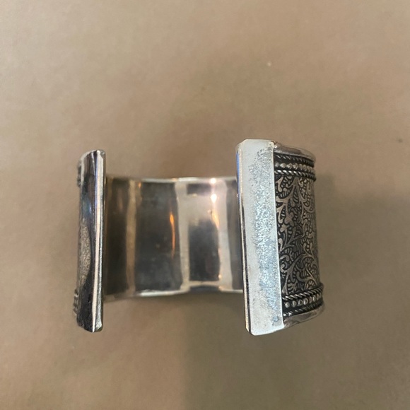 Vintage Silver Tone 3 Leaf Clover Filigree Design Cuff Bracelet - Picture 5 of 6